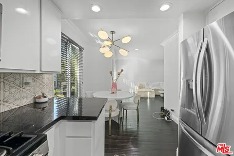 $639,000 | 11646 Chenault Street, Unit 2, Los Angeles, CA 90049