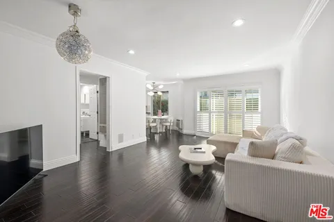 $639,000 | 11646 Chenault Street, Unit 2, Los Angeles, CA 90049