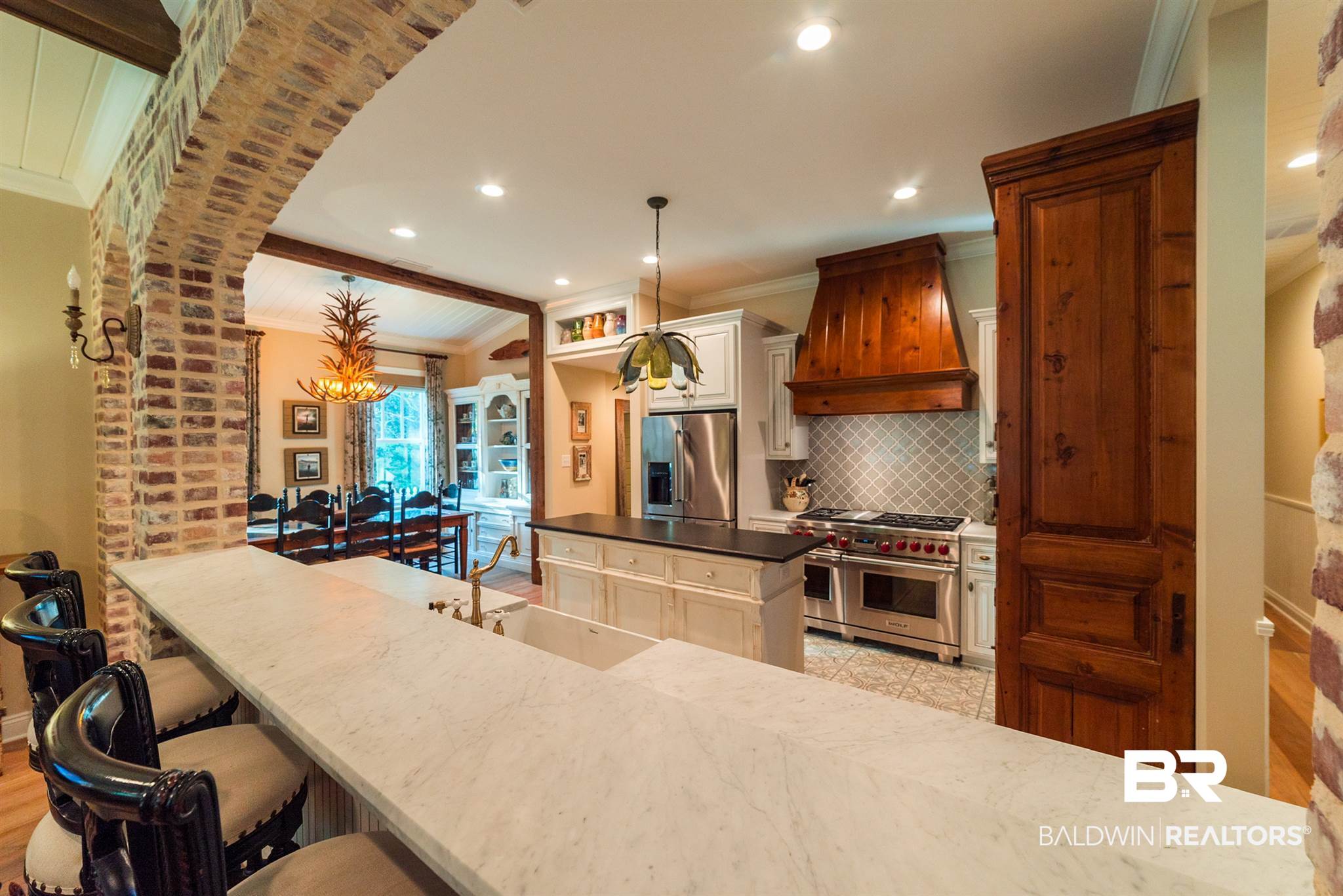 101 Orange Avenue Fairhope, AL 36532 - Photo 17 of 36 Breakfast bar