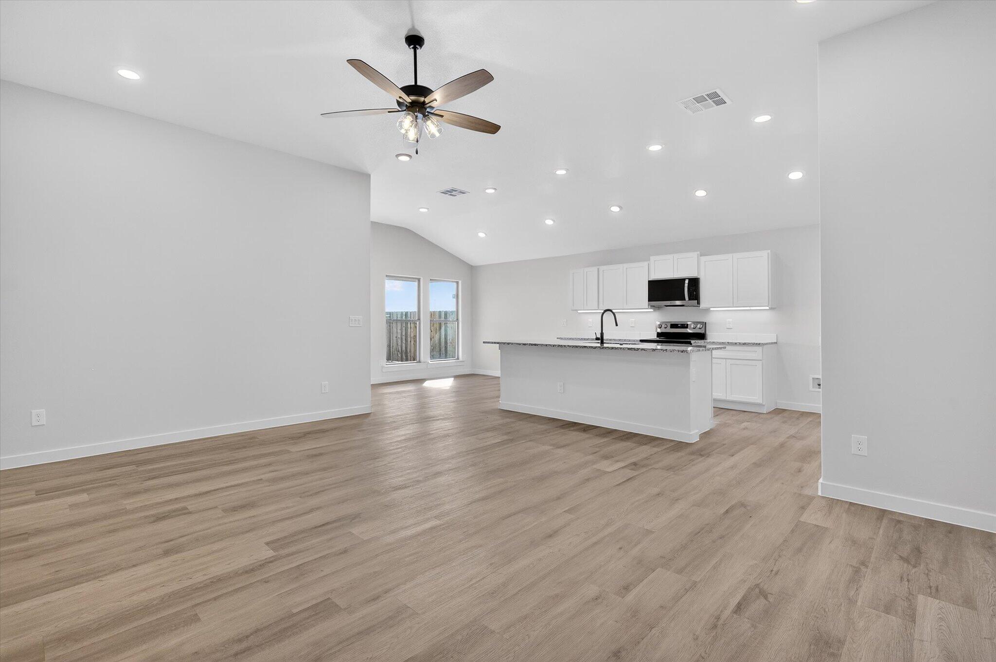 6315 Virginia Avenue Lubbock, TX 79407 - Photo 3 of 23 03-6315 Virginia 1867