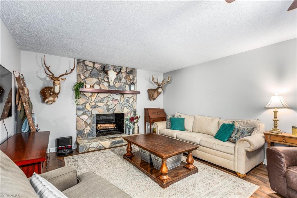1140 Marshall Smith Road King, NC 27021 - Photo 13 of 50 Living Room