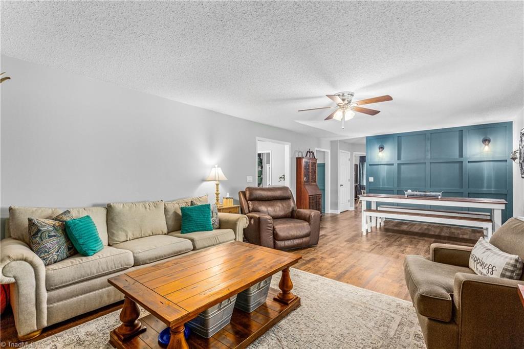 1140 Marshall Smith Road King, NC 27021 - Photo 15 of 50 Living Room