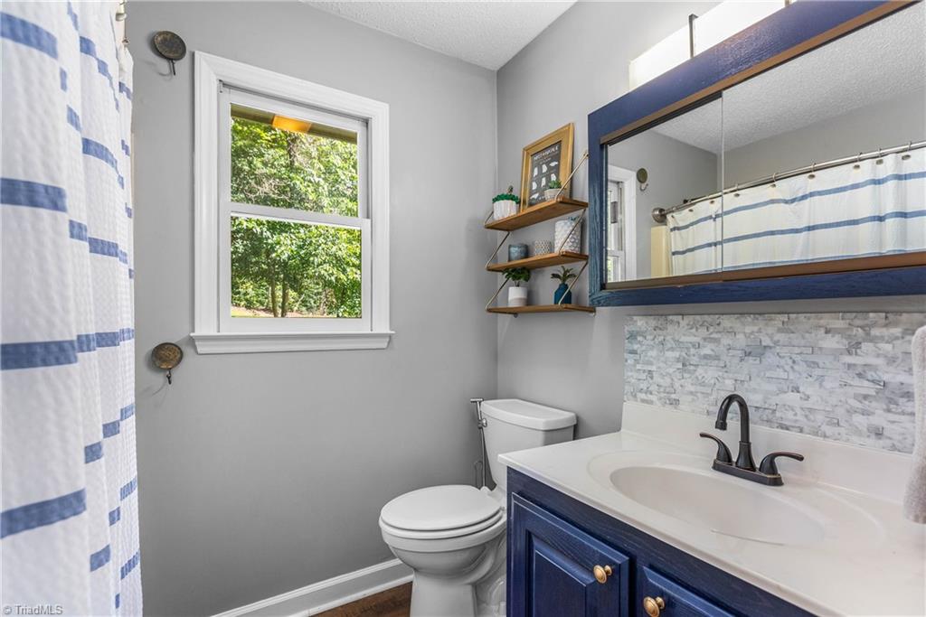 1140 Marshall Smith Road King, NC 27021 - Photo 27 of 50 Primary Bathroom