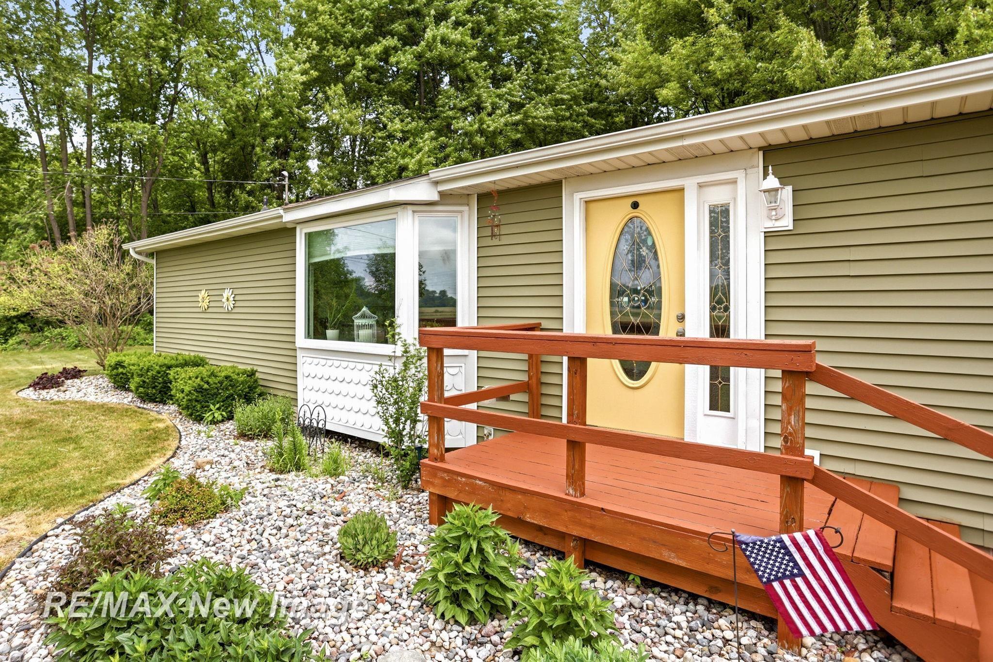 8385 Canada Road Birch Run, MI 48415 - Photo 4 of 58
