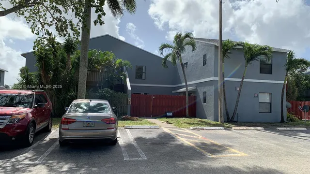 $175,000 | 15 Crossings Circle, Unit A, Boynton Beach, FL 33435