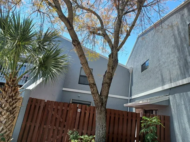 $175,000 | 15 Crossings Circle, Unit A, Boynton Beach, FL 33435