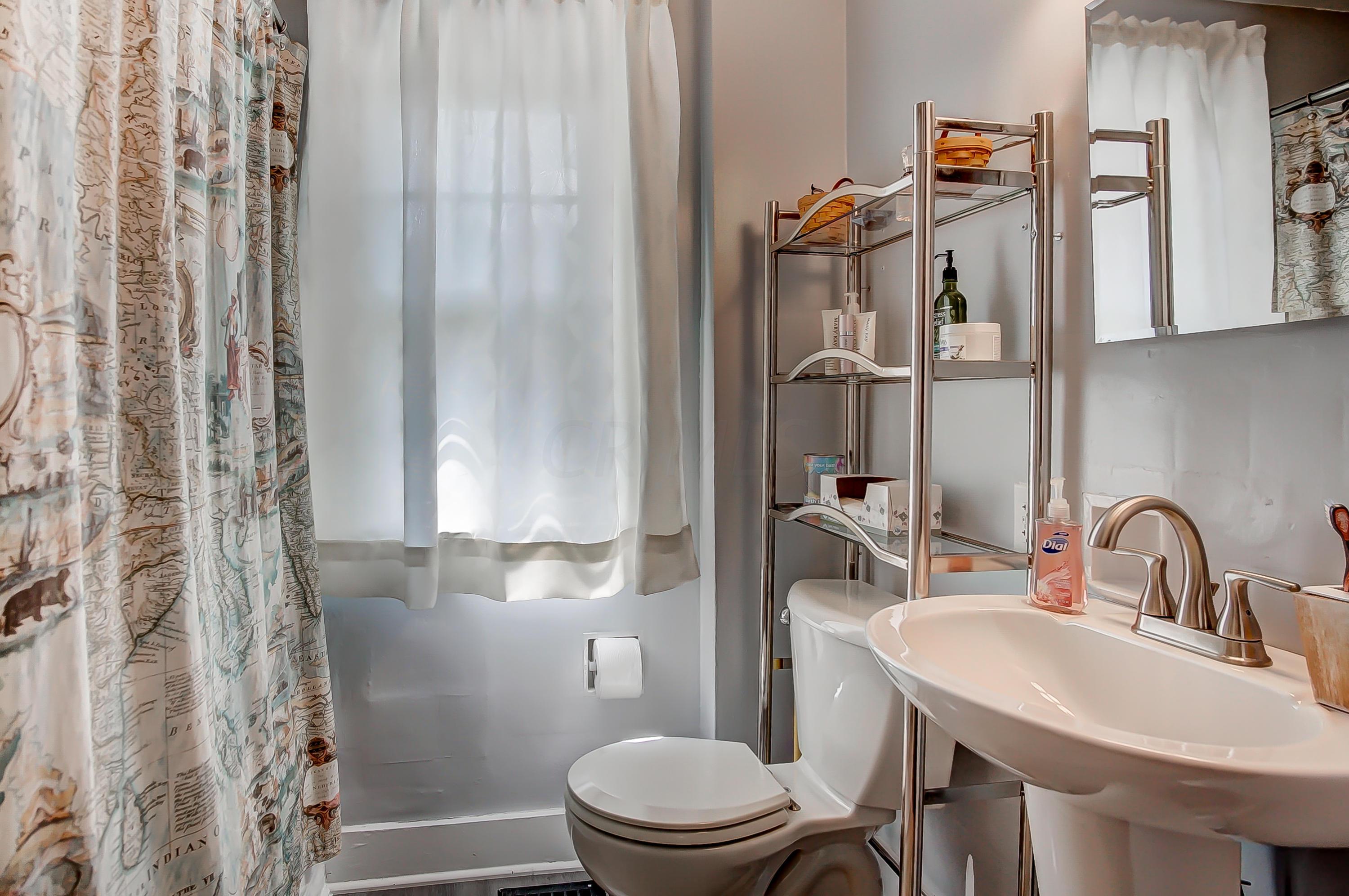 559 Arden Road Columbus, OH 43214 - Photo 20 of 32 Gallery Image 20