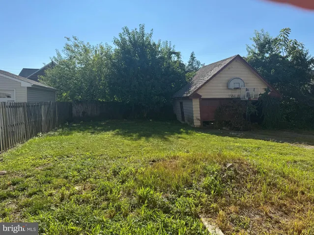 a house view with a outdoor space