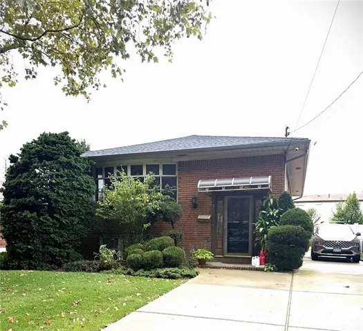 $925,000 | 482 Steuben Street | Grasmere