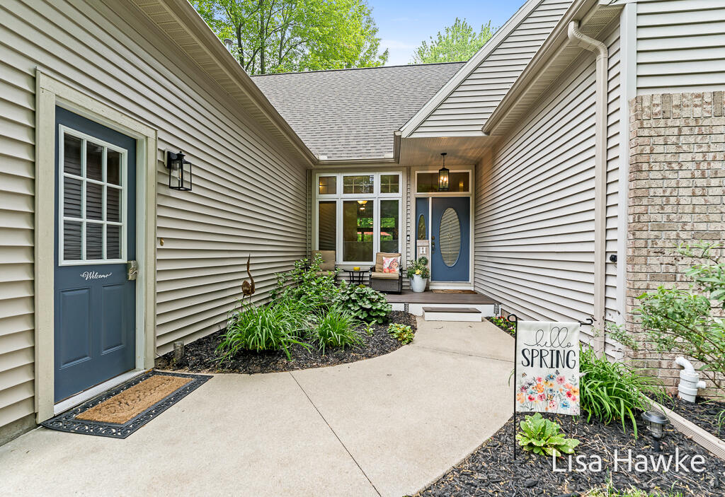 19047 North Fruitport Road Spring Lake, MI 49456 - Photo 4 of 53 19047N.FruitportRd-4LoRes