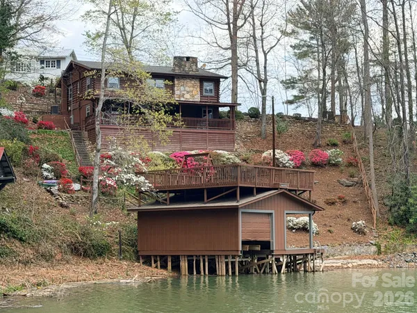 $1,100,000 | 118 Rock Pt Road, Lake Lure, NC 28746