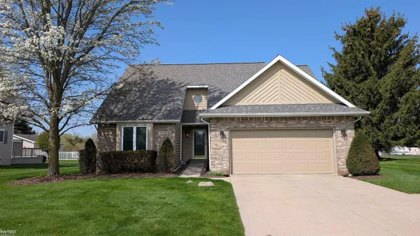 $325,000 | 2345 Lost Creek Drive, Flushing, MI 48433