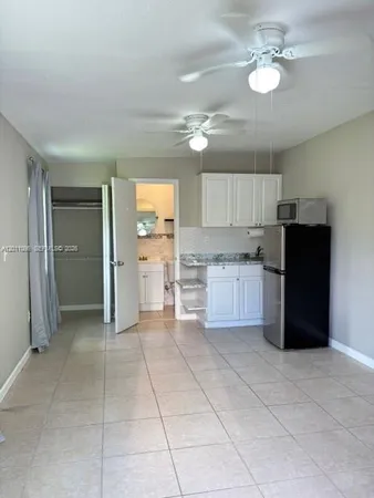 $1,400 | 3245 Southwest 82nd Avenue, Unit A, Miami, FL 33155