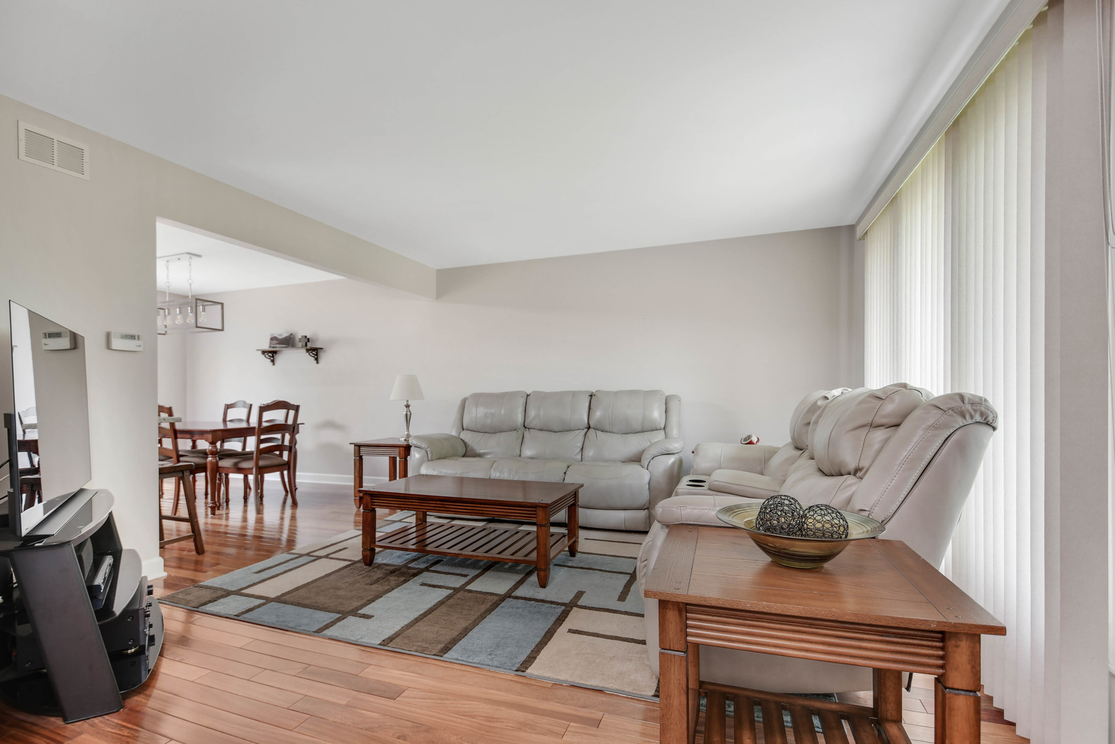 613 Gavin Avenue Romeoville, IL 60446 - Photo 5 of 31 Gallery Image 5