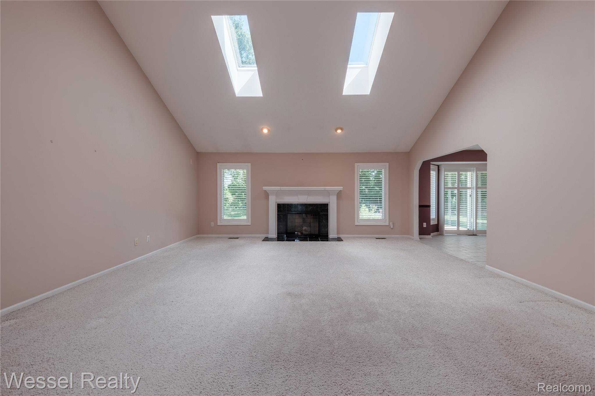 17575 Rocco Drive Macomb, MI 48044 - Photo 7 of 41 rocco-007.jpg
