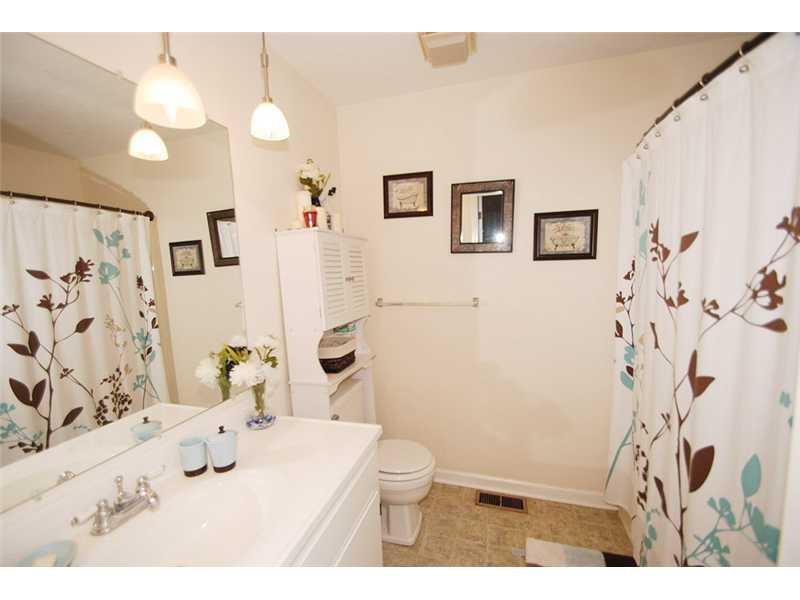 242 West Street Pendleton, IN 46064 - Photo 7 of 18 Gallery Image 7