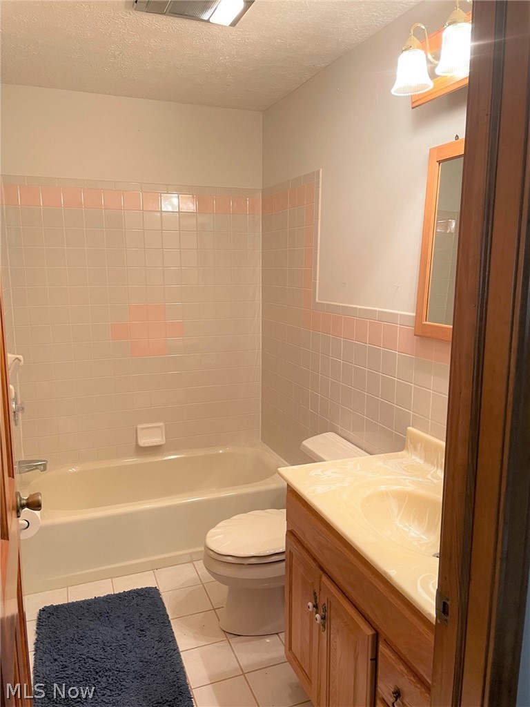 7185 Oberlin Road Amherst, OH 44001 - Photo 29 of 32 7195 - Bathroom