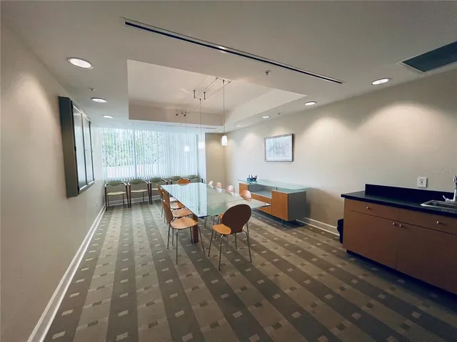 $2,000 | 322 East Central Boulevard, Unit 613, Orlando, FL 32801