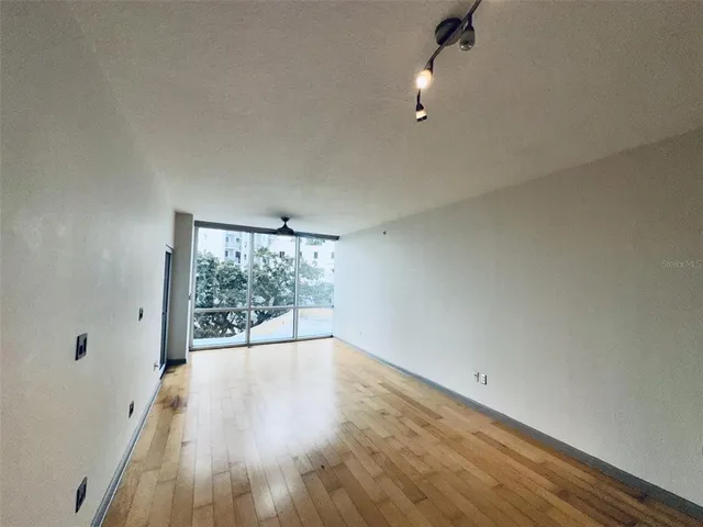 $2,000 | 322 East Central Boulevard, Unit 613, Orlando, FL 32801