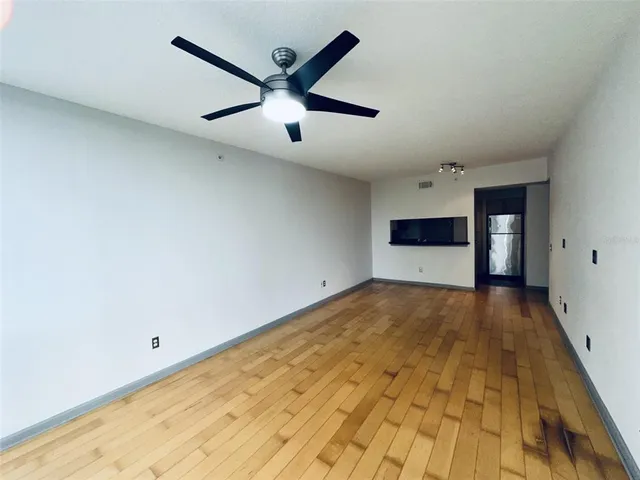 $2,000 | 322 East Central Boulevard, Unit 613, Orlando, FL 32801