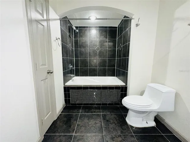 $2,000 | 322 East Central Boulevard, Unit 613, Orlando, FL 32801