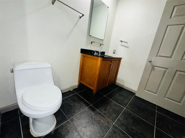 $2,000 | 322 East Central Boulevard, Unit 613, Orlando, FL 32801