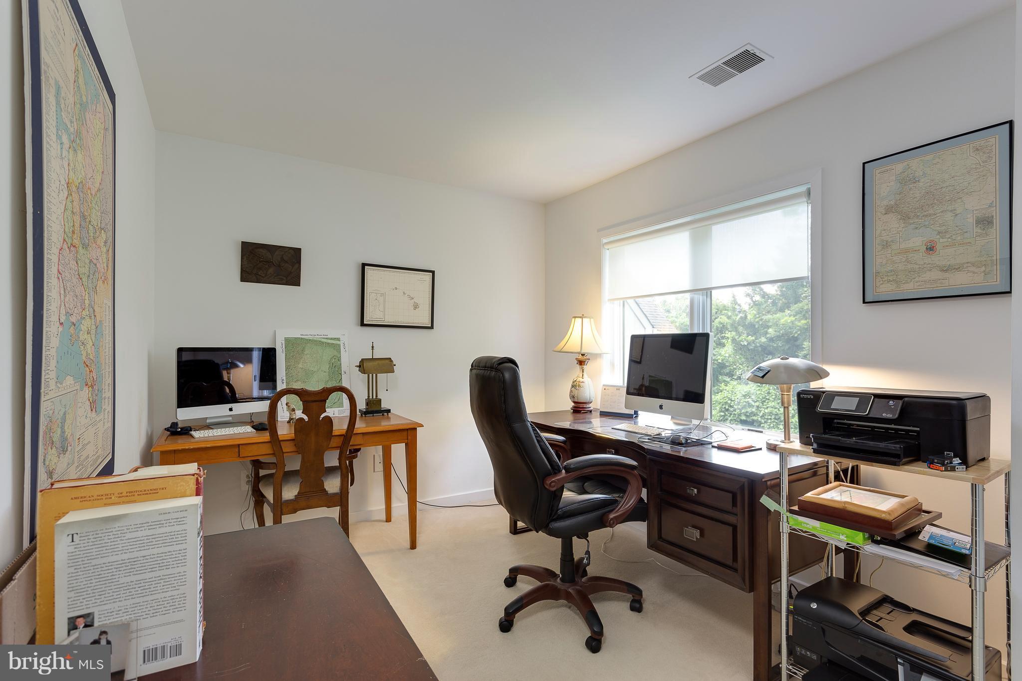 2038 Beacon Place Reston, VA 20191 - Photo 17 of 28 Light-filled office