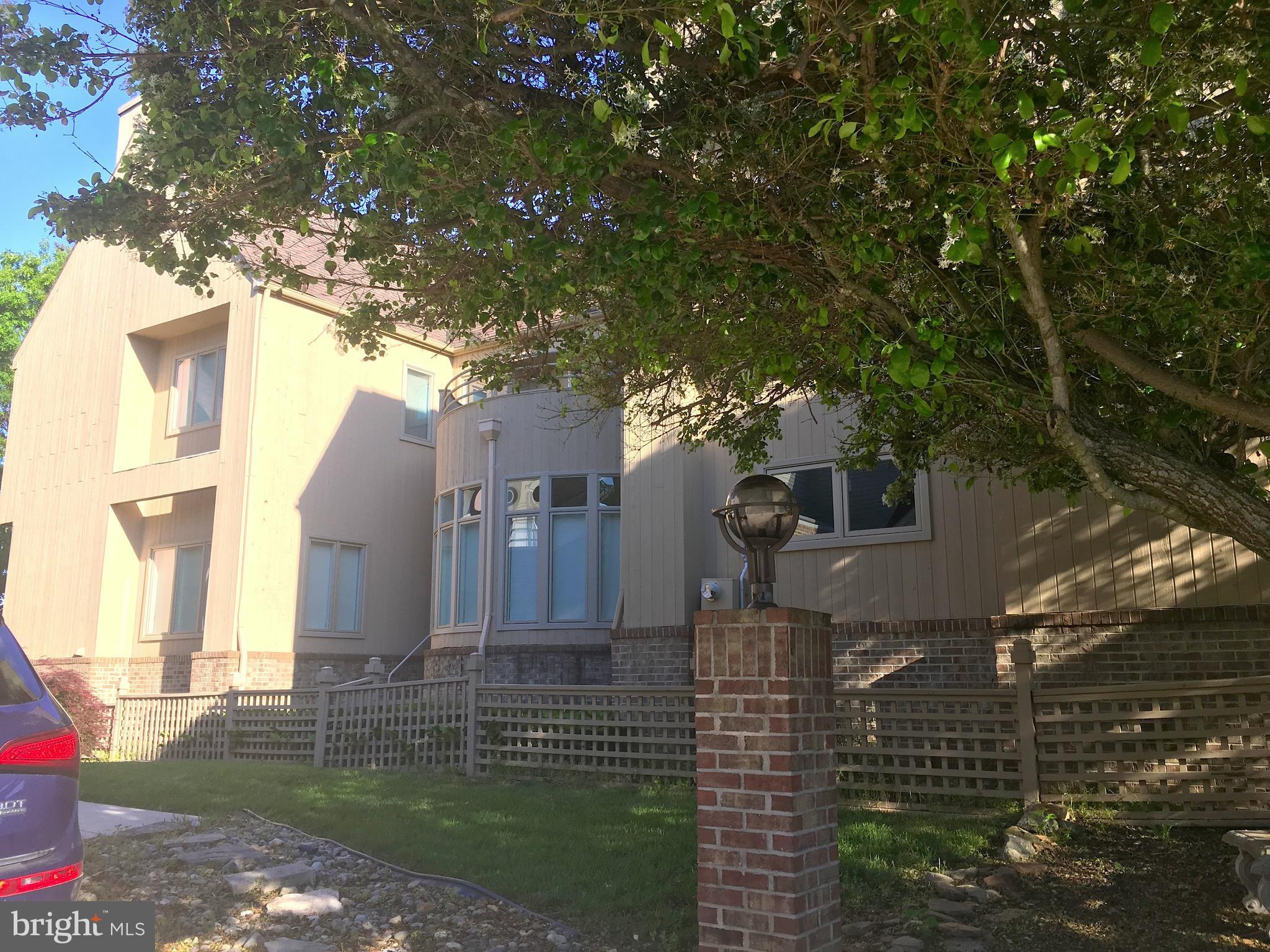 2038 Beacon Place Reston, VA 20191 - Photo 27 of 28 Side view of home