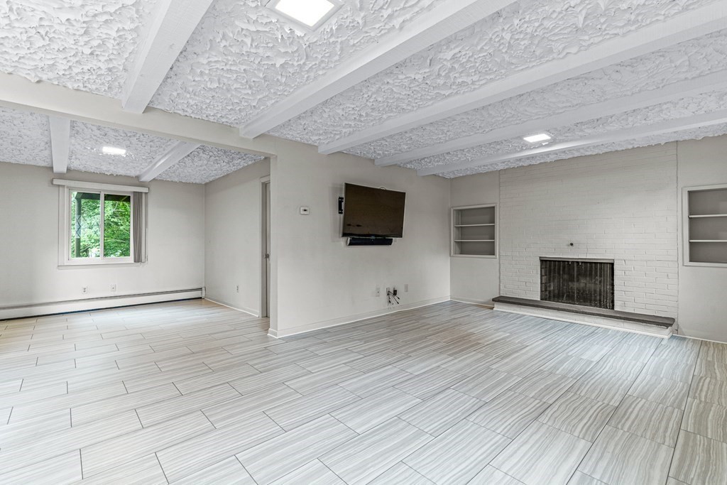 17 Gerald Road Marblehead, MA 01945 - Photo 23 of 36 an empty room with windows