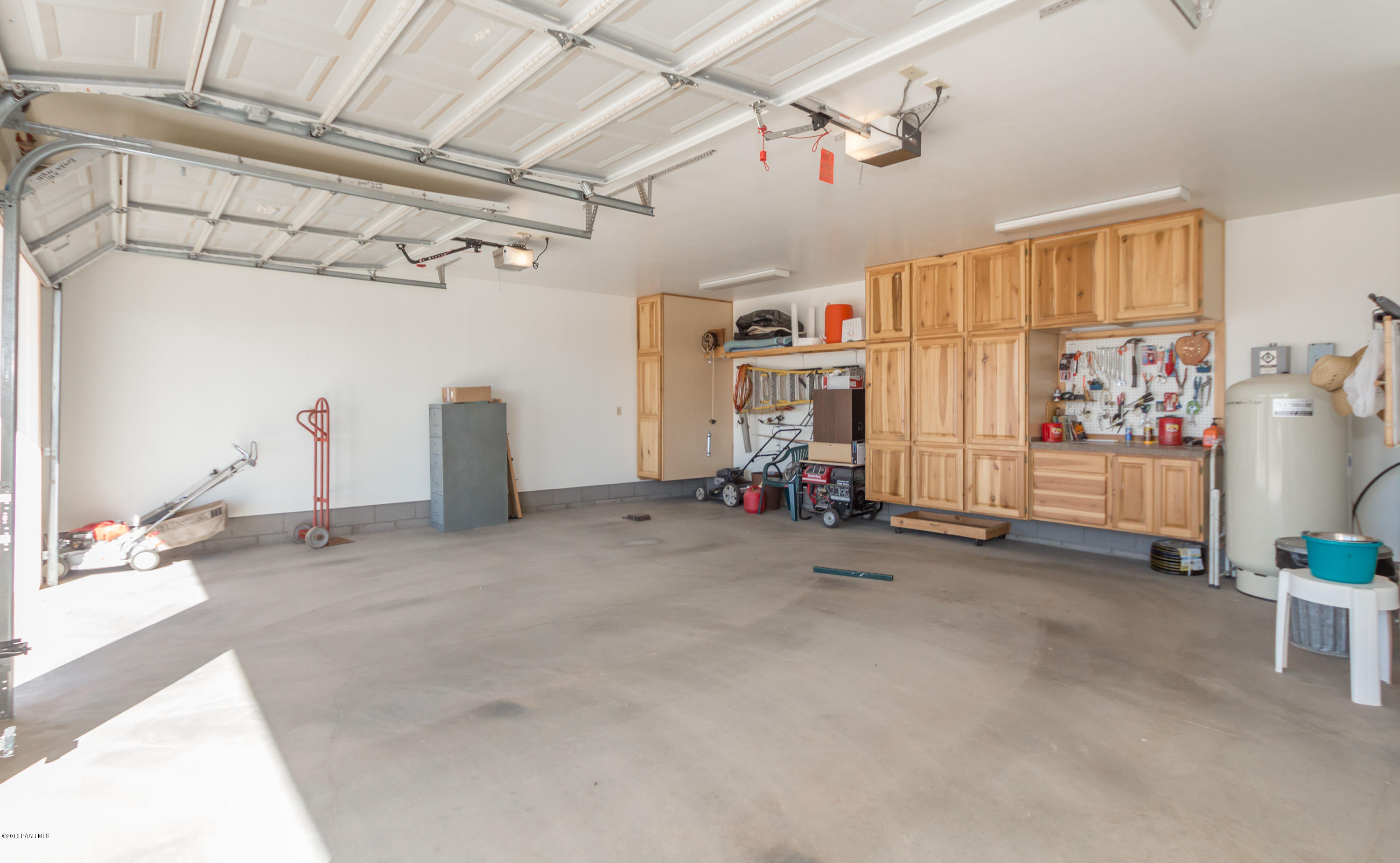 1050 Ranch House Road Paulden, AZ 86334 - Photo 13 of 19 a view of a garage