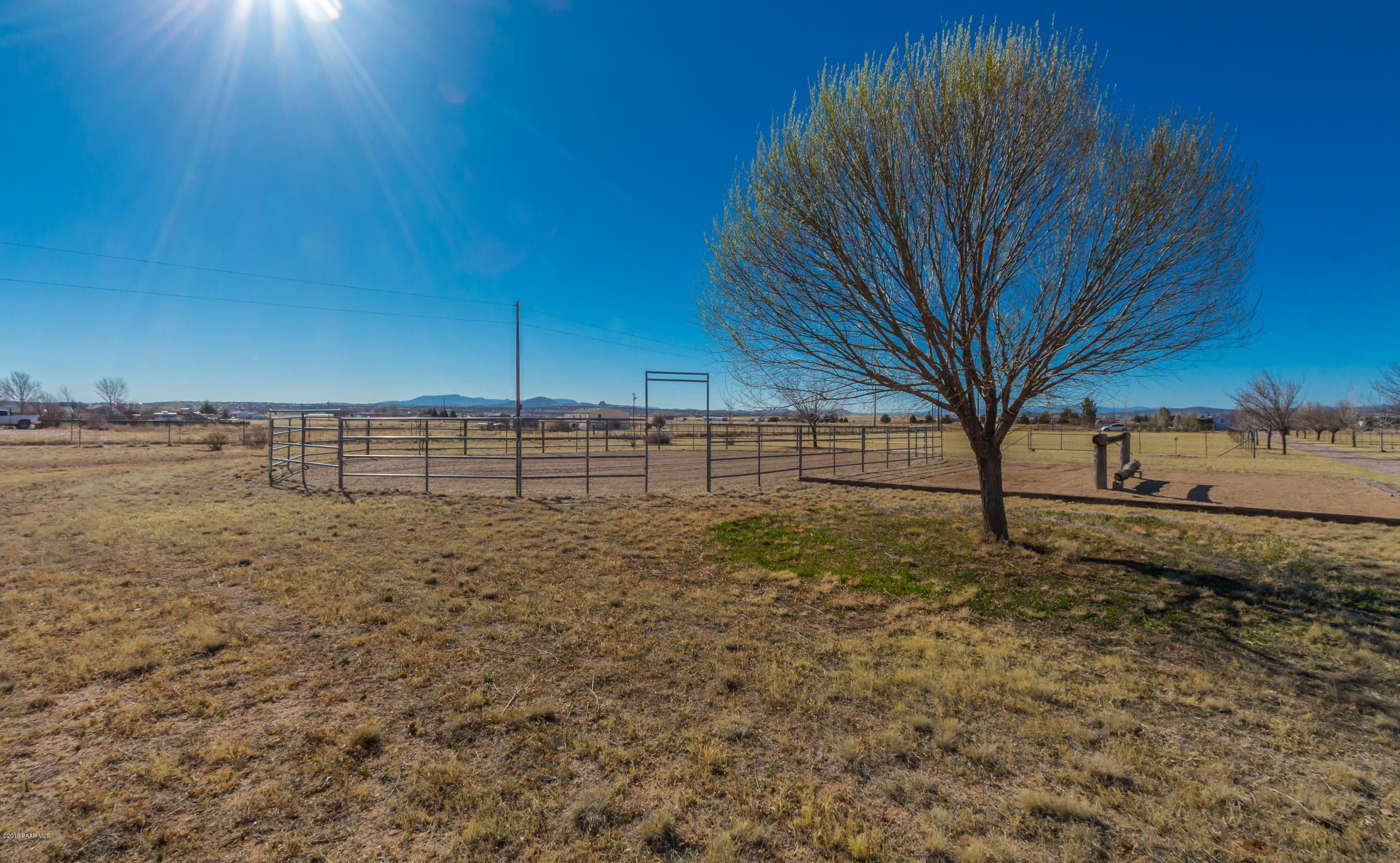 1050 Ranch House Road Paulden, AZ 86334 - Photo 6 of 19 a view of a backyard