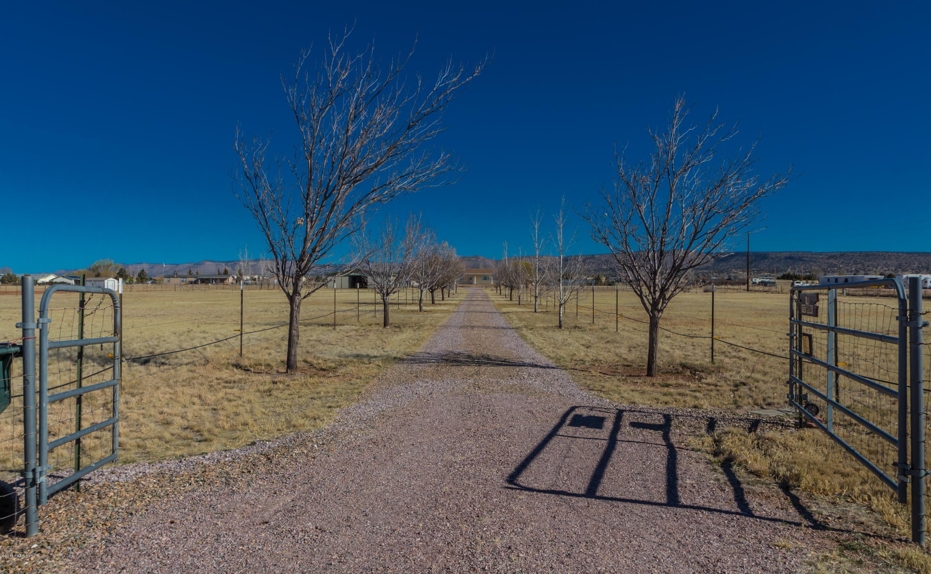 1050 Ranch House Road Paulden, AZ 86334 - Photo 7 of 19 a view of backyard space