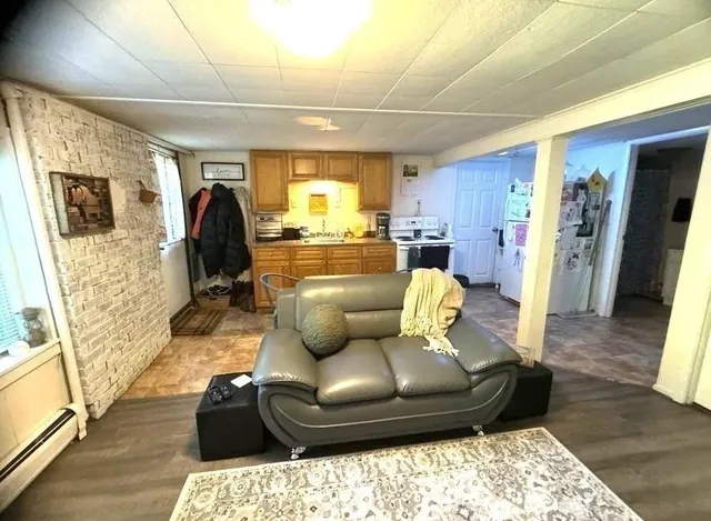 $1,800 | 438 State Street, Unit B, Belchertown, MA 01007