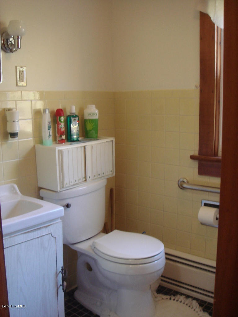 1080 Simonds Road Williamstown, MA 01267 - Photo 9 of 13 Bath