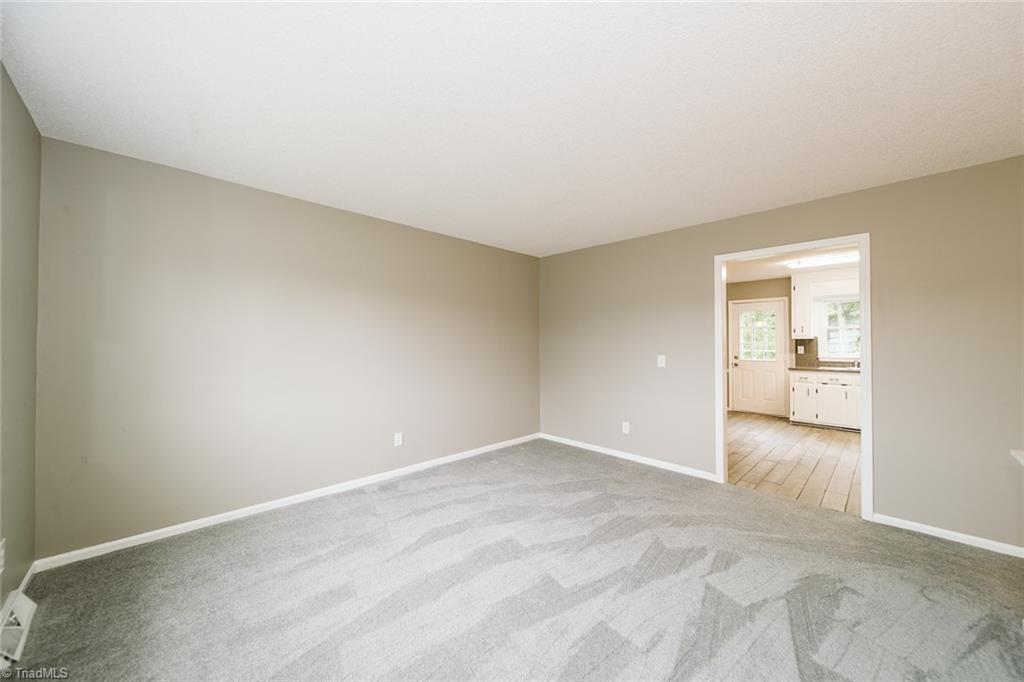 3772 Day Road Walkertown, NC 27051 - Photo 5 of 31 Gallery Image 5
