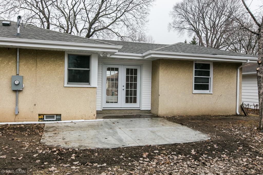 2197 Haddington Road Roseville, MN 55113 - Photo 2 of 31