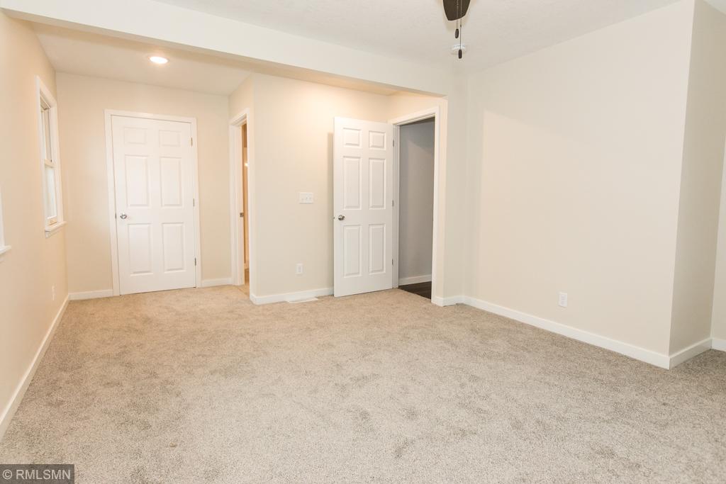 2197 Haddington Road Roseville, MN 55113 - Photo 17 of 31