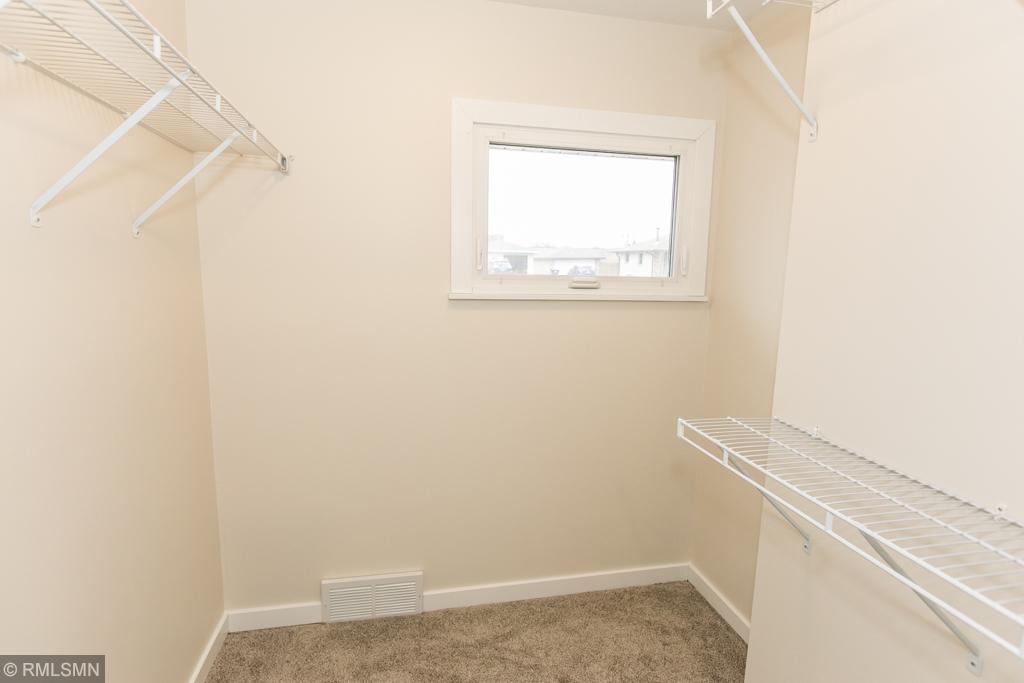 2197 Haddington Road Roseville, MN 55113 - Photo 20 of 31