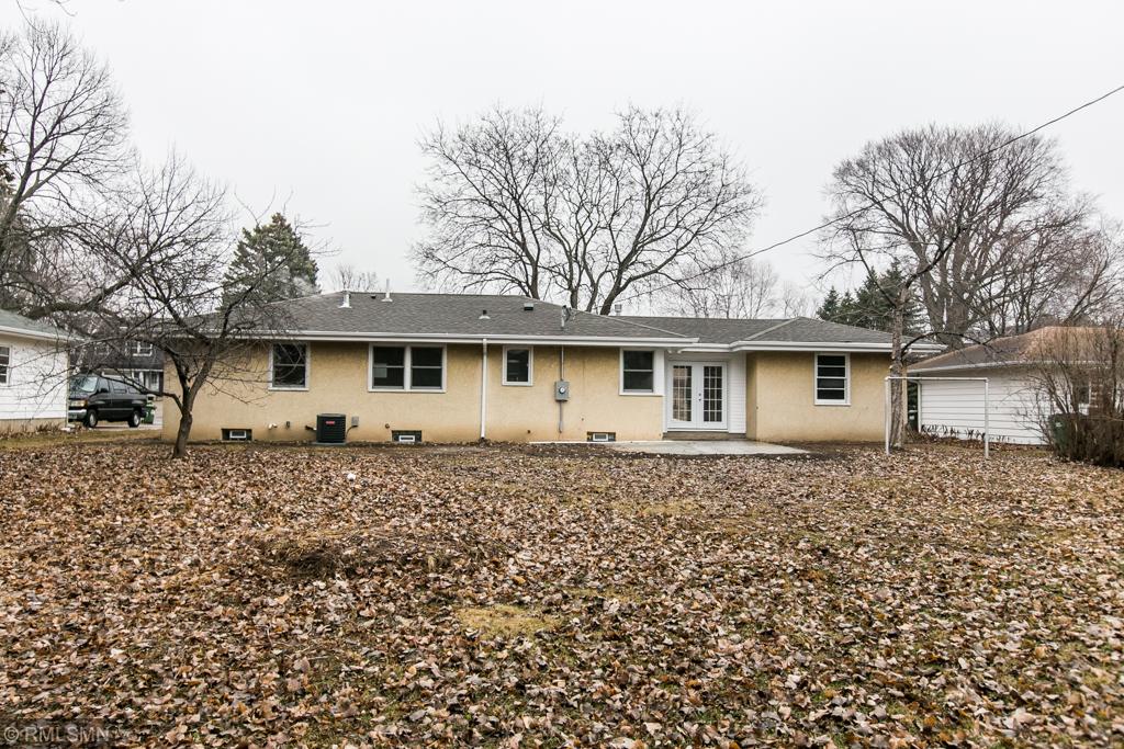 2197 Haddington Road Roseville, MN 55113 - Photo 3 of 31