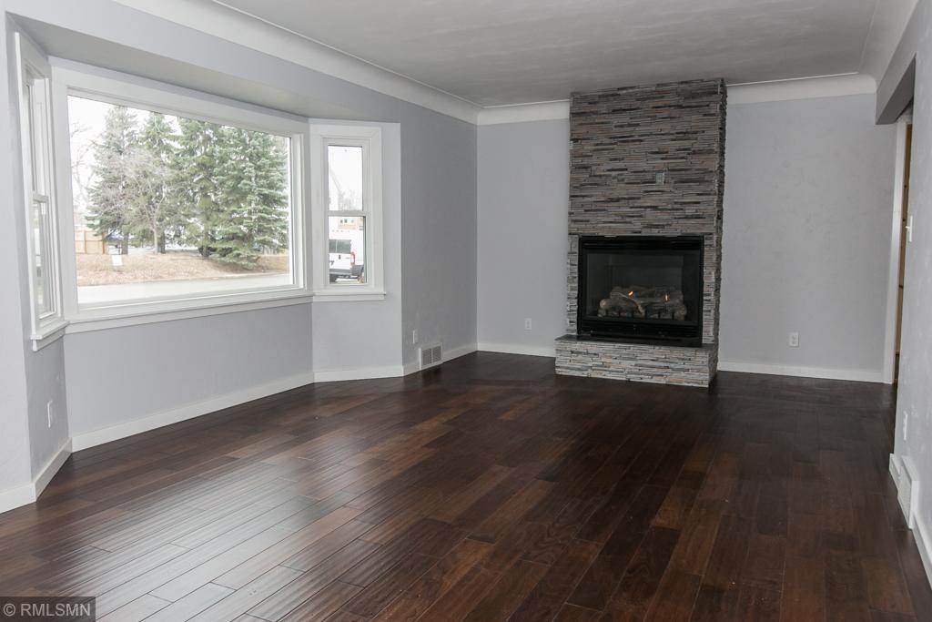 2197 Haddington Road Roseville, MN 55113 - Photo 8 of 31