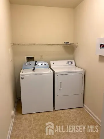 $2,349 | 731 Cedar Court, New Brunswick, NJ 08901