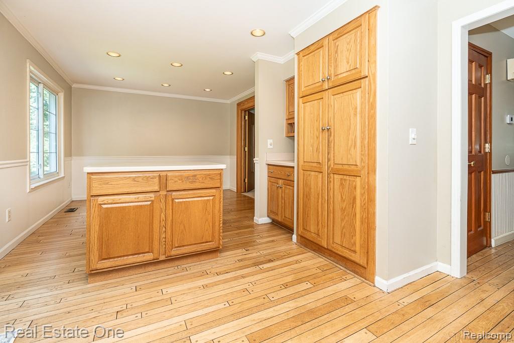 1377 Barneswood Lane Rochester, MI 48306 - Photo 22 of 39 1377 Barneswood_MLS-023.jpg