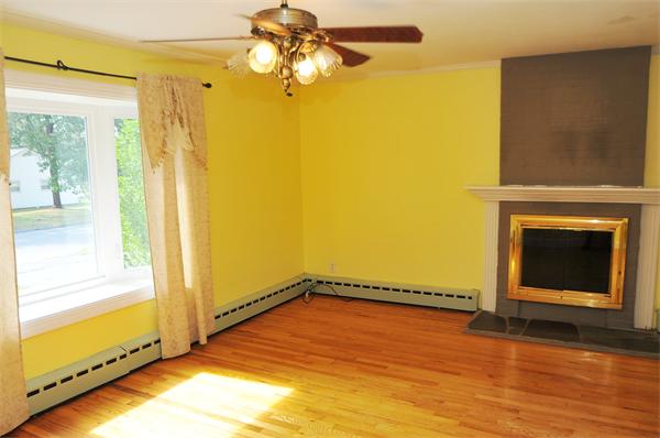61 Grattan Street Springfield, MA 01119 - Photo 6 of 18 Gallery Image 6