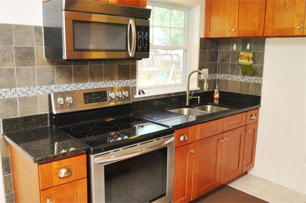 61 Grattan Street Springfield, MA 01119 - Photo 7 of 18 Gallery Image 7