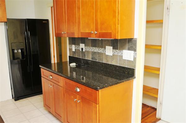 61 Grattan Street Springfield, MA 01119 - Photo 8 of 18 Gallery Image 8