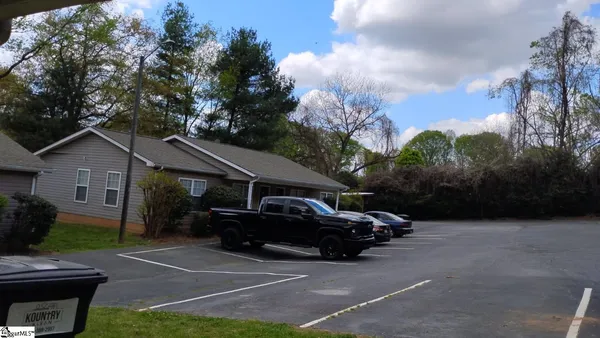 $995 | 104 B Garden Spot Circle, Liberty, SC 29657