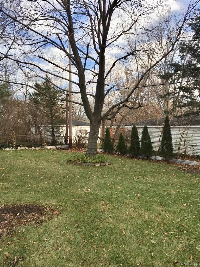 23110 Tuck Road Farmington, MI 48336 - Photo 26 of 28 23448A23-E376-485E-BEFE-B2CD66AAD8CD.jpeg