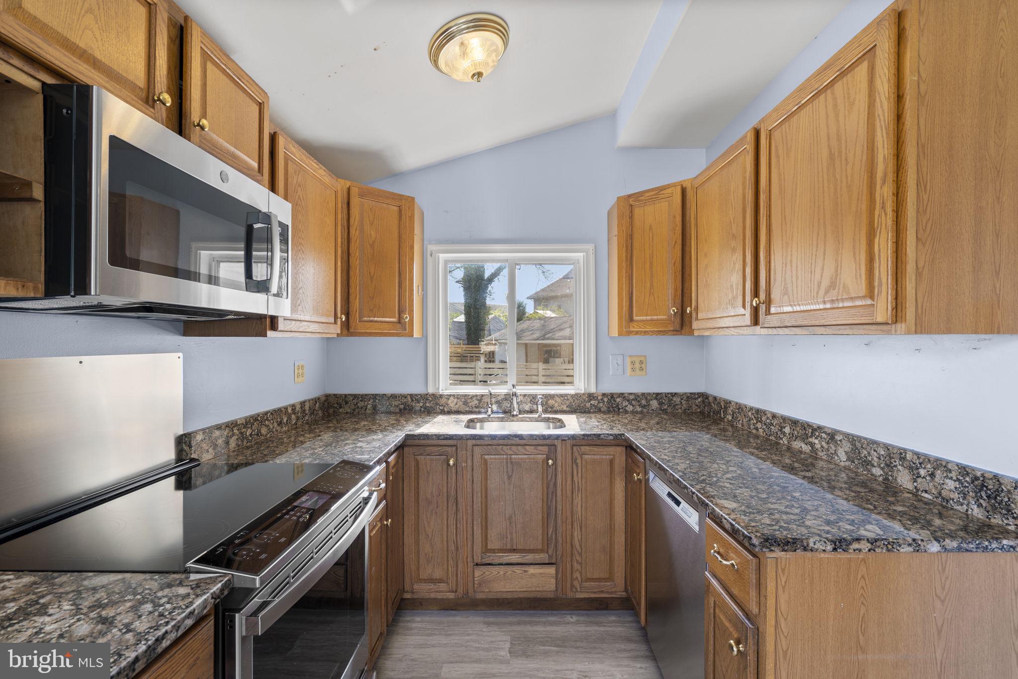 4905 Decatur Street Hyattsville, MD 20781 - Photo 7 of 25 Gallery Image 7