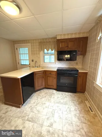 $1,500 | 4324 Valley Road, Enola, PA 17025