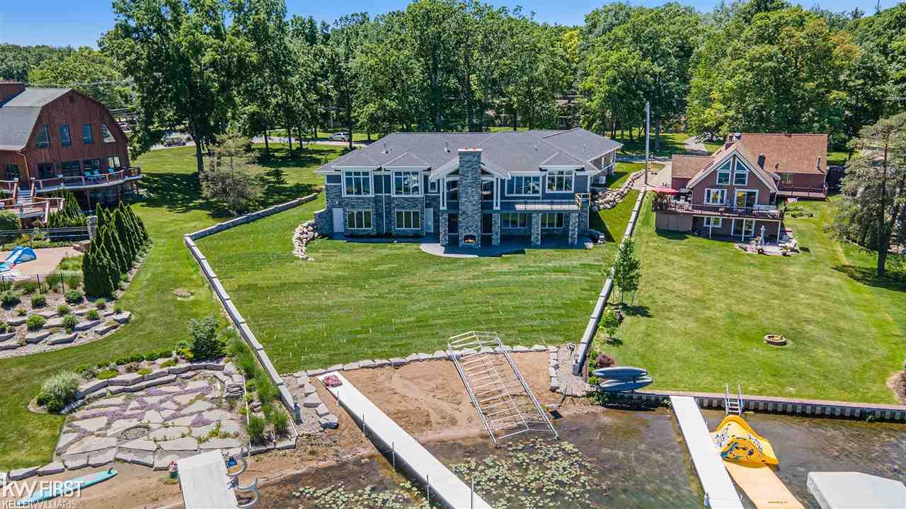 13185 Torrey Road Fenton, MI 48430 - Photo 3 of 96